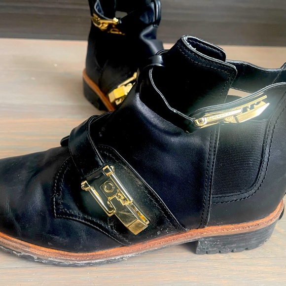 Black booties - Picture 1 of 4